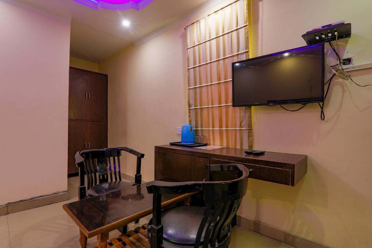 Fabhotel Prakash Palace Varanasi Exterior photo